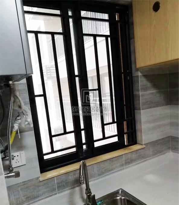 全屋項目、窗紗一體封陽臺、平開窗、推拉門，鋁合金欄桿