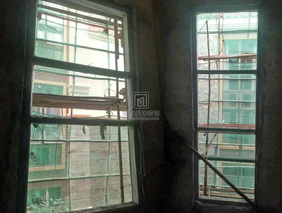 鳳凰城別墅全屋定制斷橋系統(tǒng)門窗