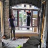 悅安花園獨特半圓弧風格異形門窗完美收尾