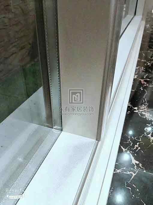 悅安花園獨特半圓弧風格異形門窗完美收尾