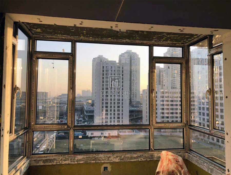 金茂灣鋁合金平開窗