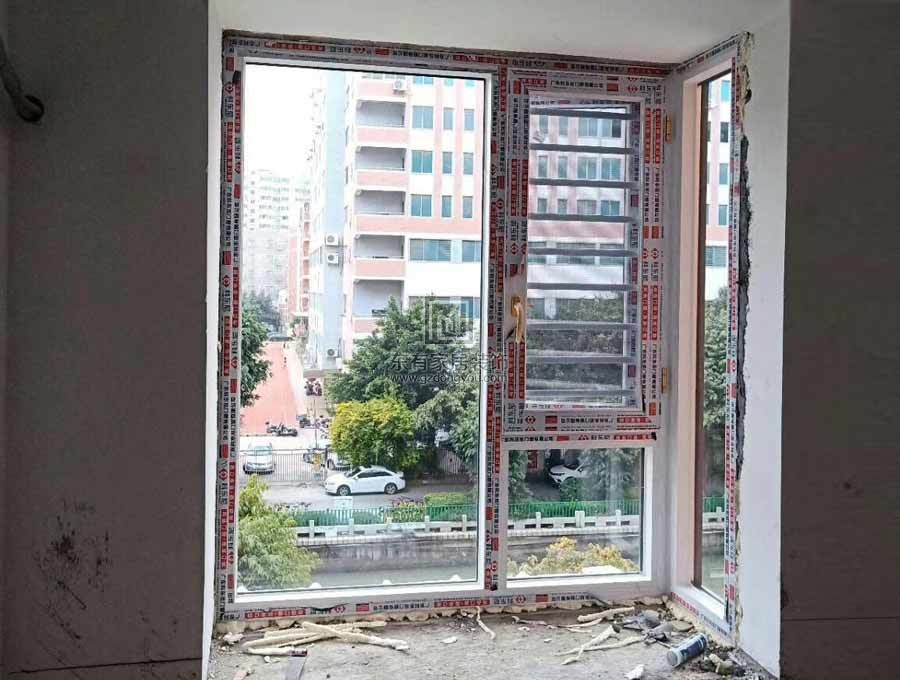 金茂灣鋁合金平開窗