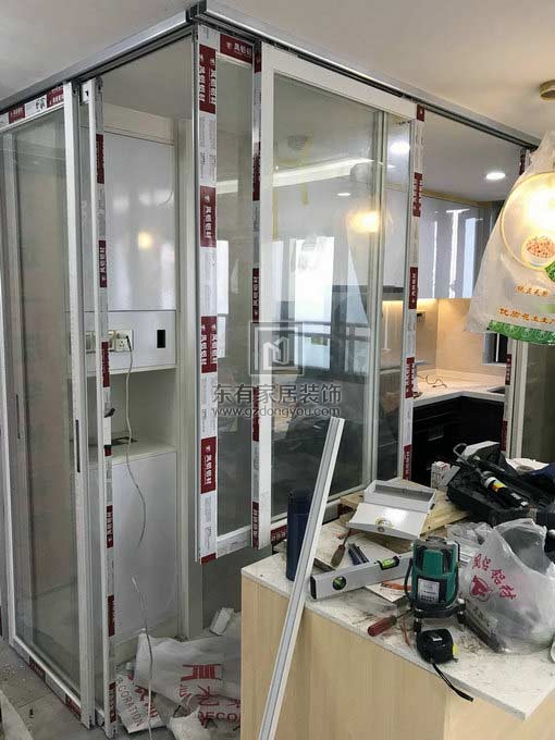 荔灣區廣鋼金融街全屋鋁合金門窗-開放式廚房隔斷