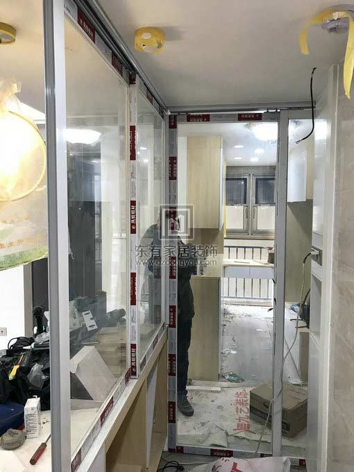 荔灣區廣鋼金融街全屋鋁合金門窗-開放式廚房隔斷