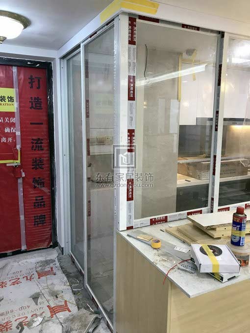 荔灣區廣鋼金融街全屋鋁合金門窗-開放式廚房隔斷