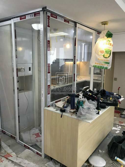 荔灣區廣鋼金融街全屋鋁合金門窗-開放式廚房隔斷