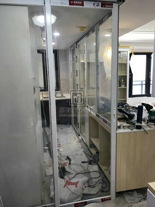 荔灣區廣鋼金融街全屋鋁合金門窗-開放式廚房隔斷