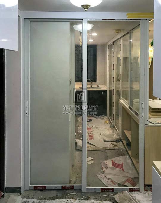 荔灣區廣鋼金融街全屋鋁合金門窗-開放式廚房隔斷