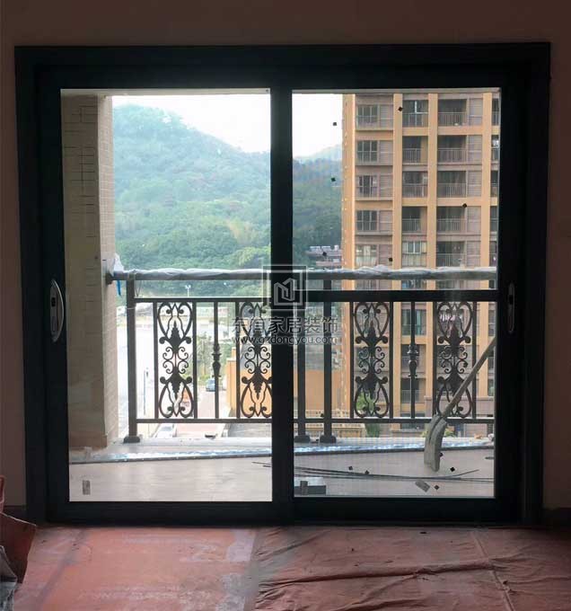 全屋項目窗前護(hù)欄，重型推拉門，鋁合金封陽臺