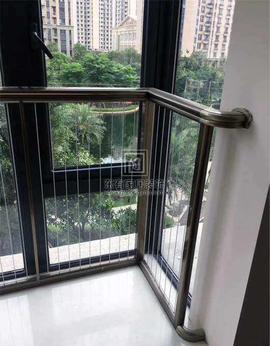 全屋項目窗前護(hù)欄，重型推拉門，鋁合金封陽臺