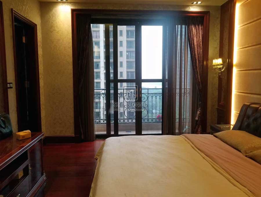 全屋項目窗前護(hù)欄，重型推拉門，鋁合金封陽臺