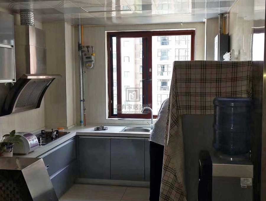 全屋項目窗前護(hù)欄，重型推拉門，鋁合金封陽臺