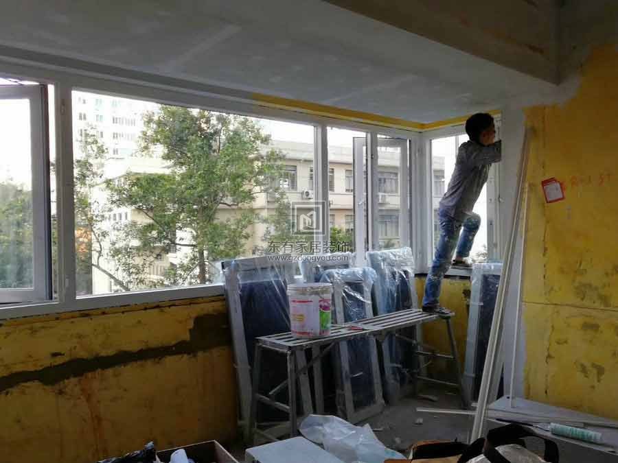 鋁合金窗紗一體門窗安裝實拍