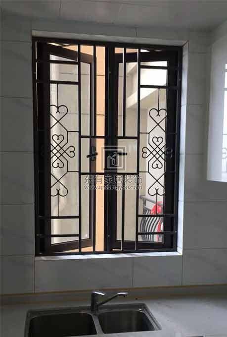 中山金色家園三期李總全屋紗窗和封閉陽臺
