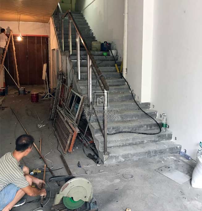 不銹鋼鍍白色樓梯扶手科學城科翔路周先生家不銹鋼烤漆樓梯扶手 FS-073