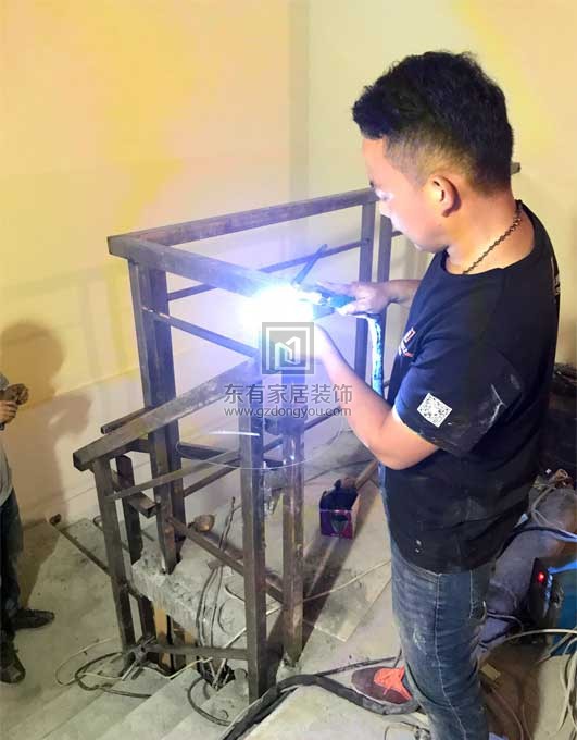 不銹鋼鍍白色樓梯扶手科學城科翔路周先生家不銹鋼烤漆樓梯扶手 FS-073