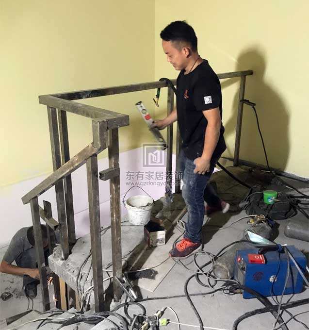 不銹鋼鍍白色樓梯扶手科學城科翔路周先生家不銹鋼烤漆樓梯扶手 FS-073