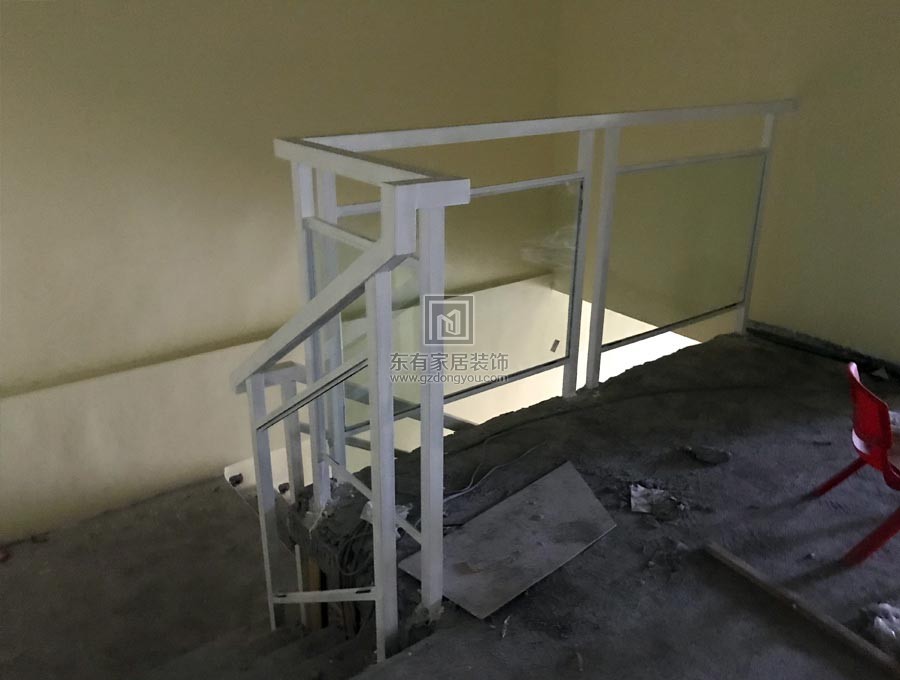 不銹鋼鍍白色樓梯扶手科學城科翔路周先生家不銹鋼烤漆樓梯扶手 FS-073