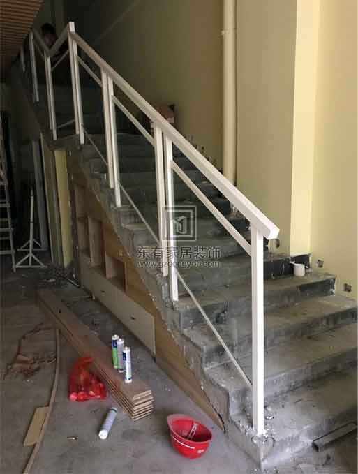 不銹鋼鍍白色樓梯扶手科學城科翔路周先生家不銹鋼烤漆樓梯扶手 FS-073