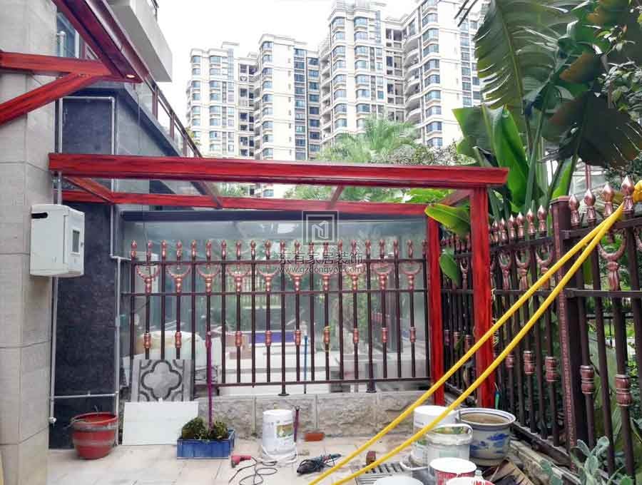 2019別墅鋁合金玻璃雨棚安裝過程實拍