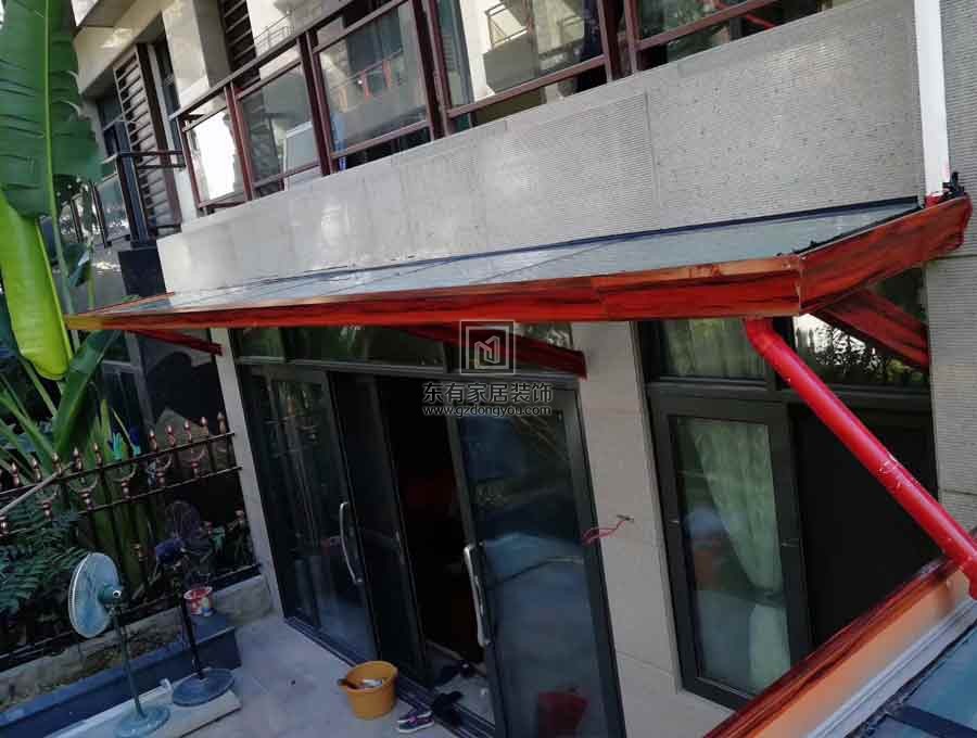 2019別墅鋁合金玻璃雨棚安裝過程實拍