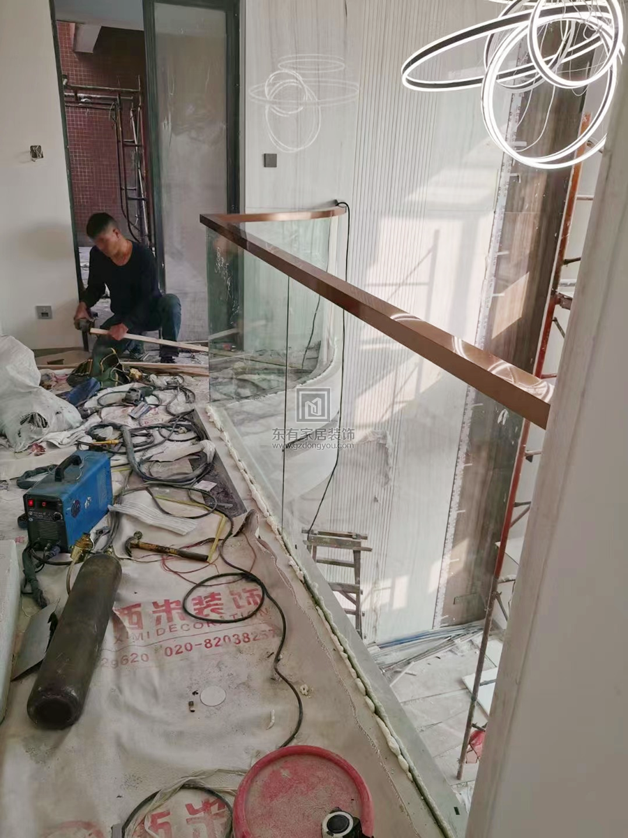 玫瑰金樓梯扶手陽臺護欄